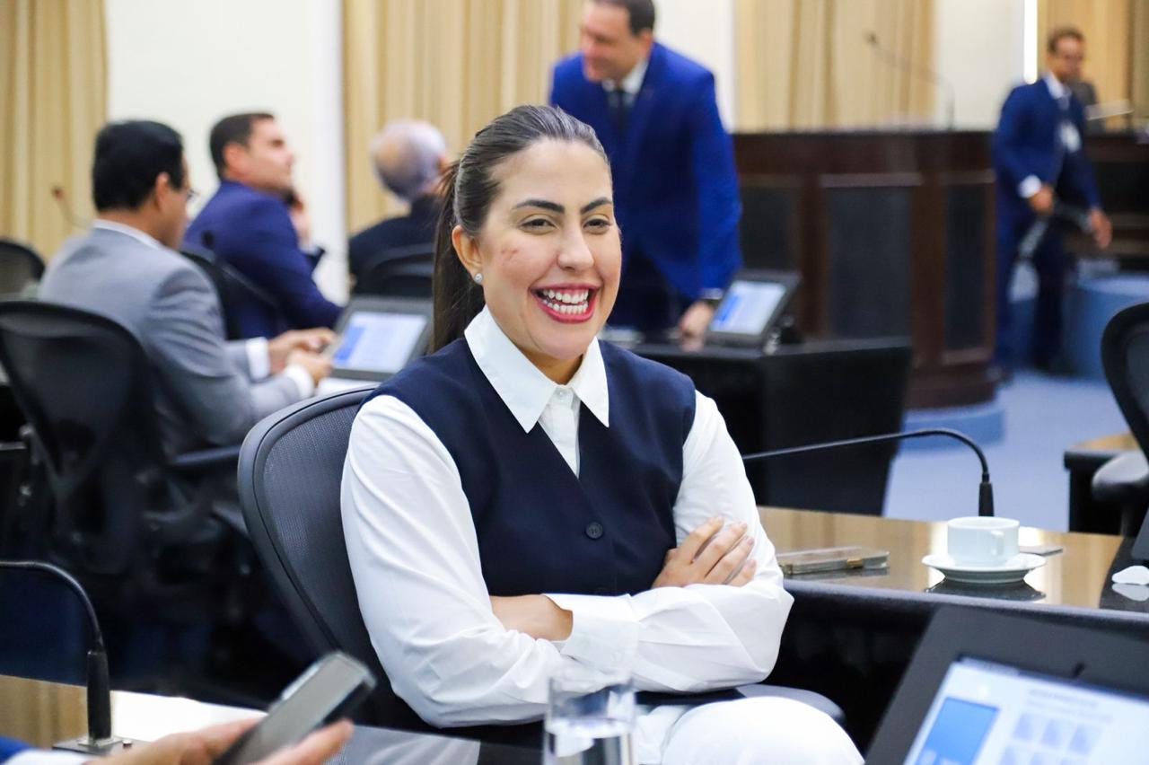 Nova lei de Gabi Gonçalves estimula participação feminina na ciência e tecnologia em Alagoas